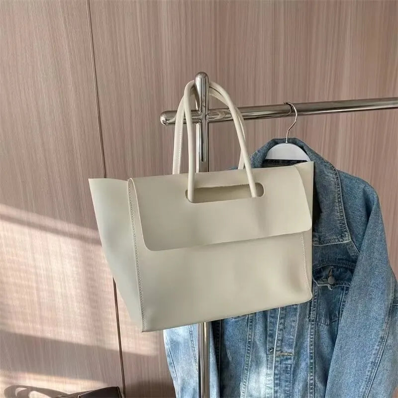 Handtas für Frauen - Geräumige Tragetasche im klassischen Design aus hochwertigem Material