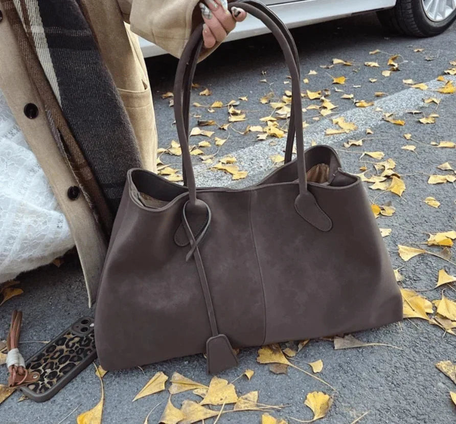Große Wildleder Schultertasche, Damentasche für die Arbeit mit Bindungsdetail