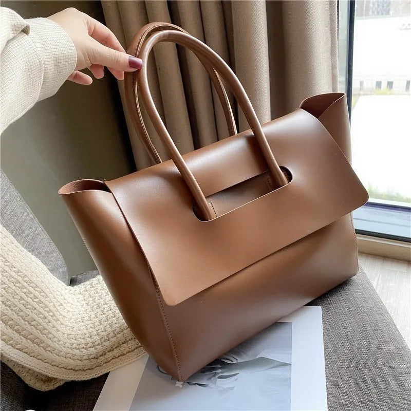 Handtas für Frauen - Geräumige Tragetasche im klassischen Design aus hochwertigem Material