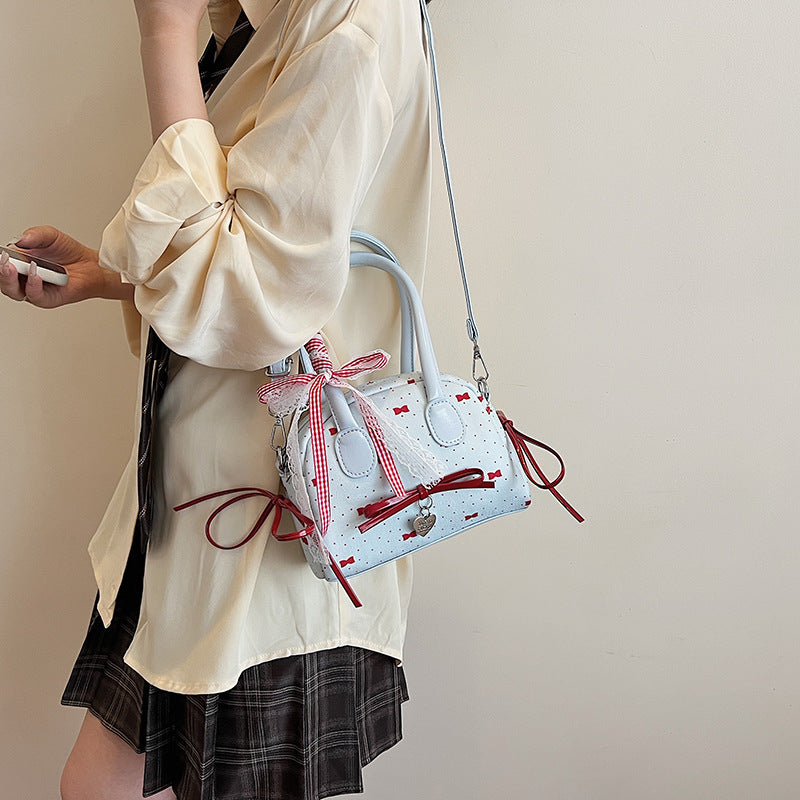 Damen Mini-Tasche mit verspieltem Design und charmanten Details