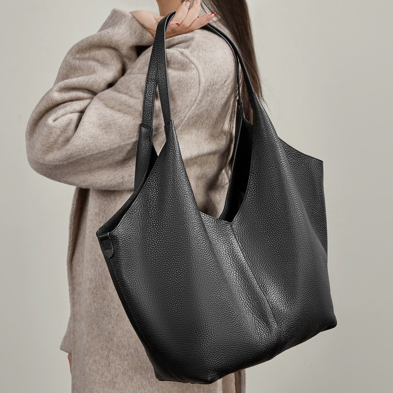 Damen-Tote-Bag im modernen minimalistischen Design mit großzügiger Innenaufteilung