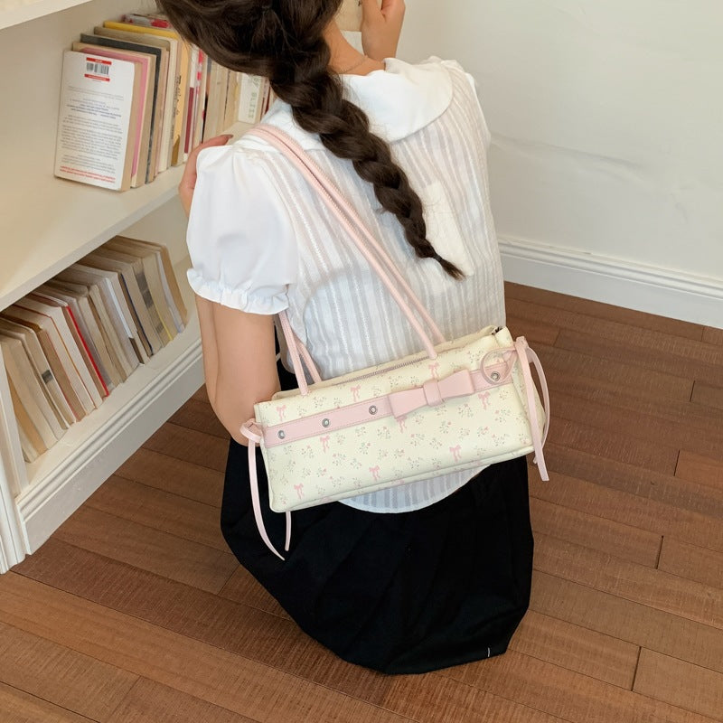 Damen Umhängetasche mit elegantem Fransen-Design