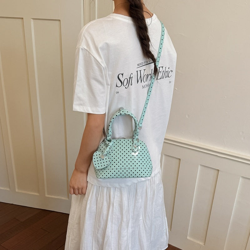 Damen Mini-Handtasche mit verspieltem Punkte-Muster und abnehmbarem Schultergurt