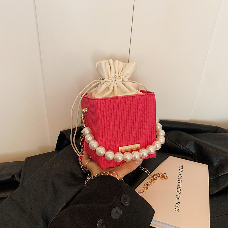 Damen Mini-Handtasche mit abnehmbarer Perlenkette