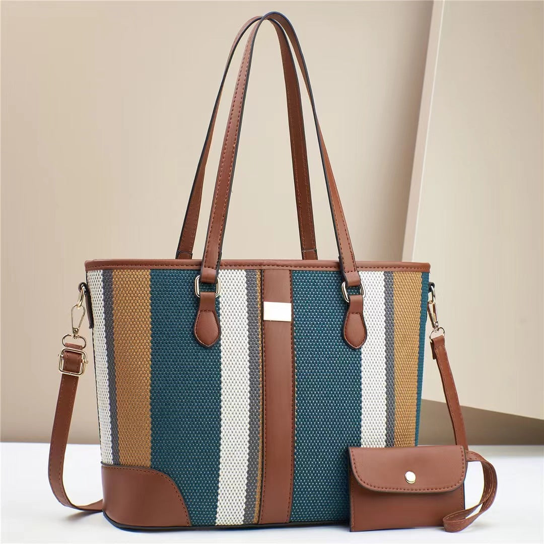 Damentasche mit strukturiertem Außenmaterial und abnehmbarer Mini-Clutch