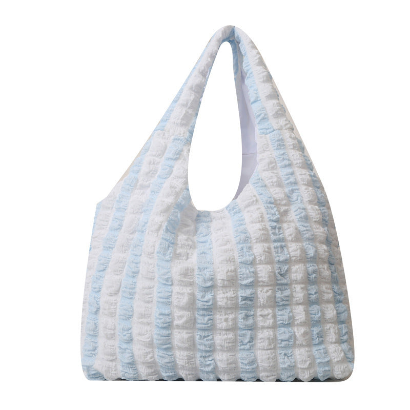 Damentasche im stylischen Alltagsdesign mit strukturiertem Design