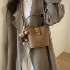 Frauen Hobo- und Mini-Handtaschen-Set mit verspieltem Anhänger