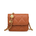 Damen Mini-Umhängetasche mit glänzender Kette und charmantem Anhänger