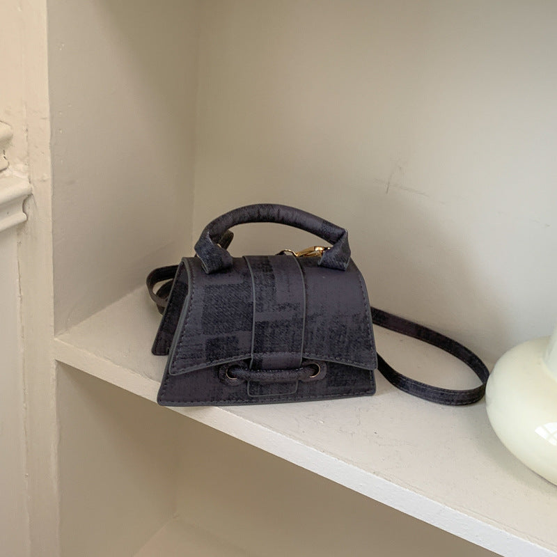 Frauen elegante Mini-Handtasche mit strukturiertem Design