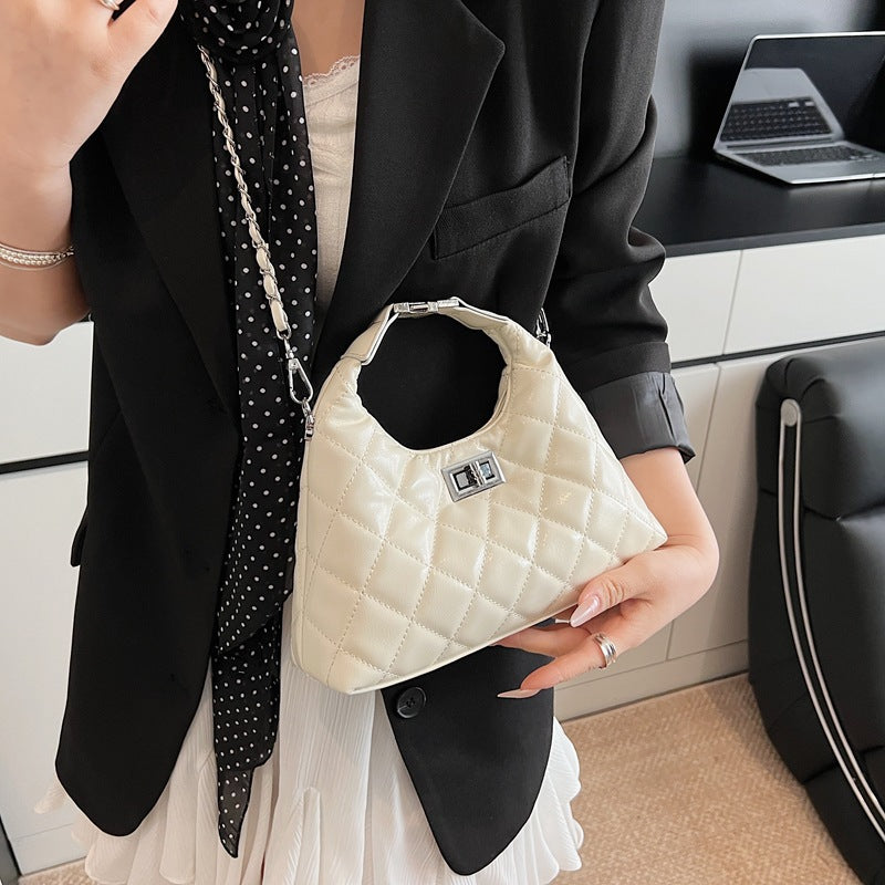 Damen Mini-Tasche mit elegantem gesteppte Design und stilvollem Kettenverschluss