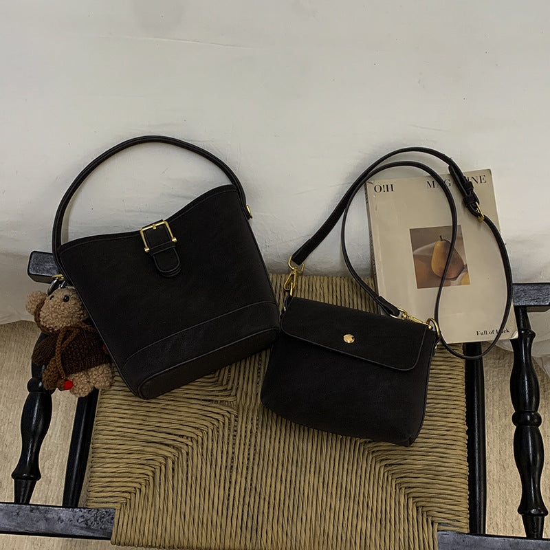 Frauen Hobo- und Mini-Handtaschen-Set mit verspieltem Anhänger