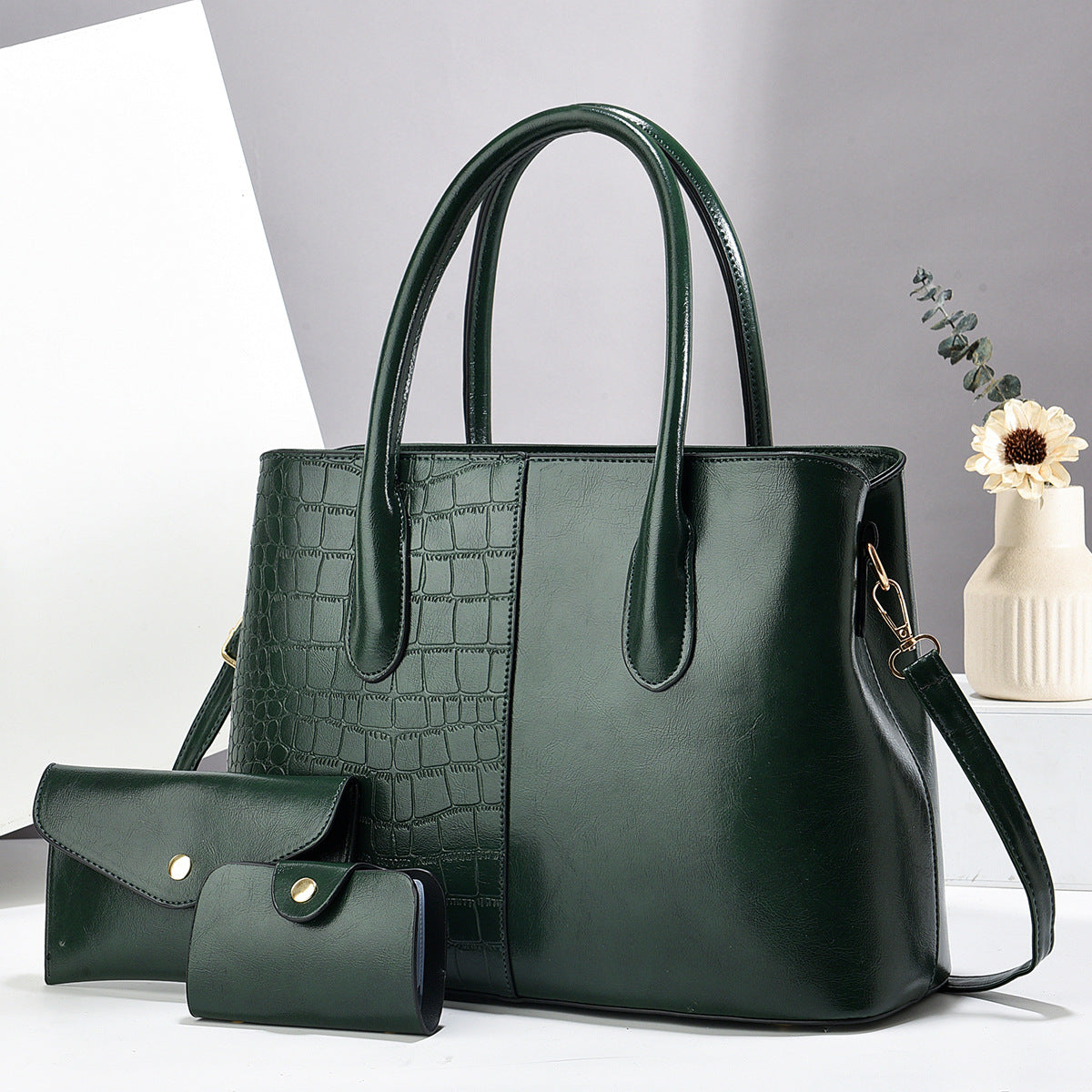 Damentasche mit abnehmbaren Accessoires