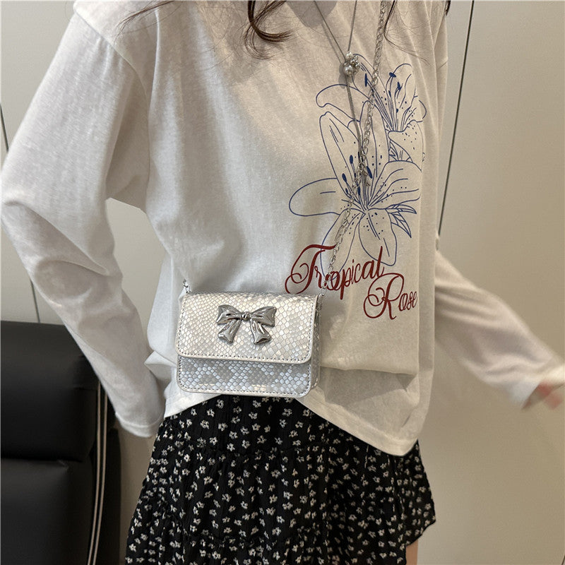 Damen Clutch mit verspielt gestaltetem Bow-Design
