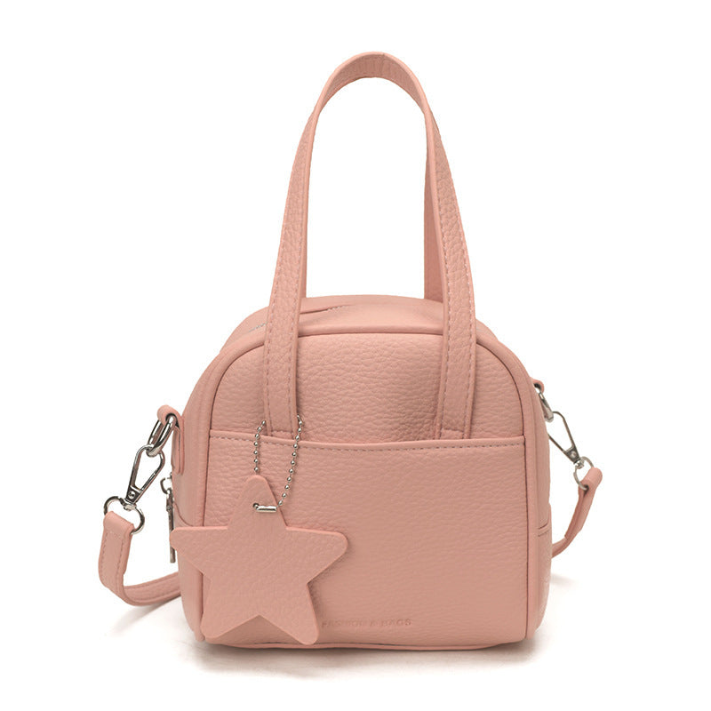 Damen Mini-Tasche mit dekorativem Anhänger
