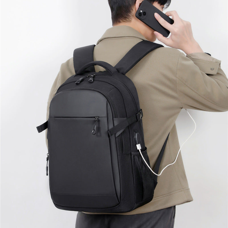 Eleganter Laptop-Rucksack mit vielseitigen Fächern und ergonomischem Design