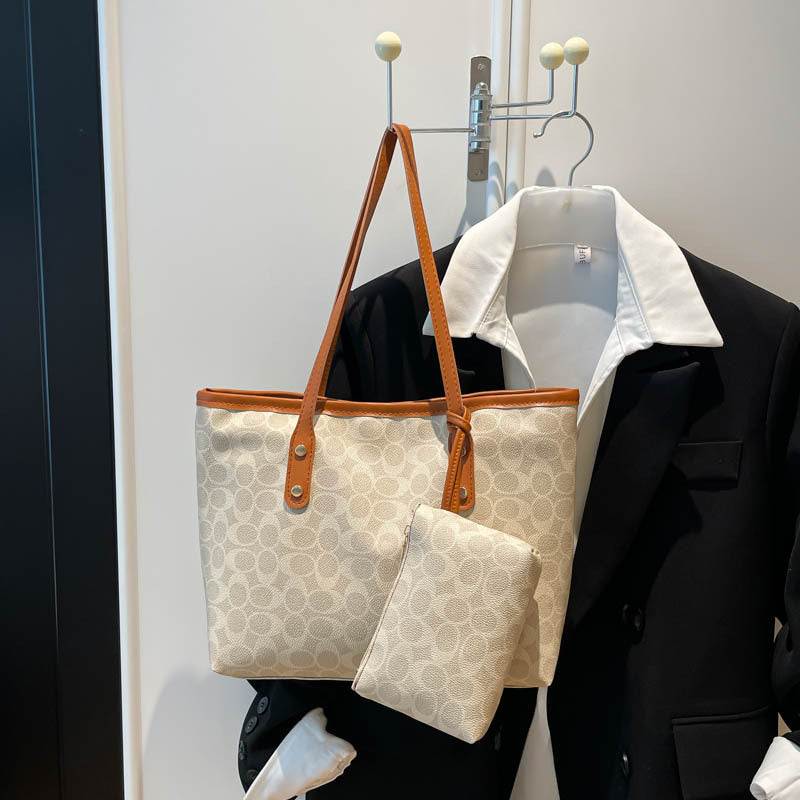 Damentasche mit praktischem Innenfach und elegantem Design