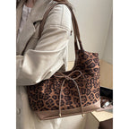 Damentasche mit stylischem Leopardenmuster und verstellbarem Kordelzug