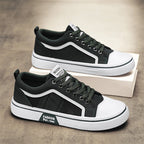 Stylische Damen Low-Top Sneakers mit grafischen Akzenten