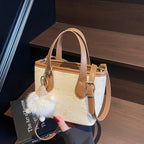 Damen Mini-Handtasche mit süßem Anhänger