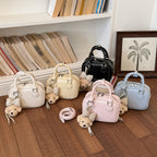 Damen Mini-Handtasche mit abnehmbarem Plüschanhänger