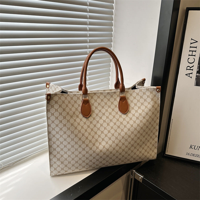 Damen elegante Tragetasche mit hochwertigem Monogramm-Design