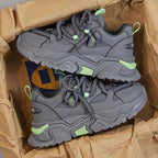 Dicke Sportschuhe für Frauen mit innovativen Details