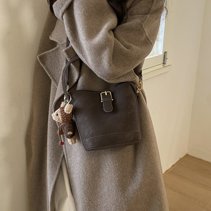 Frauen Hobo- und Mini-Handtaschen-Set mit verspieltem Anhänger
