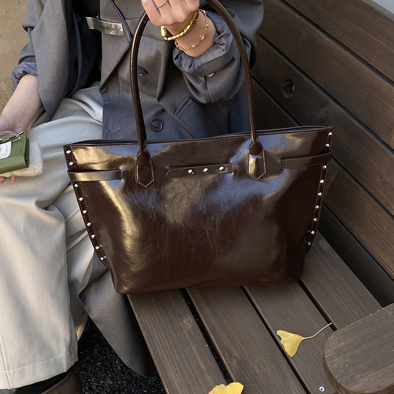 Damen stylische Tote Bag mit modischem Detail