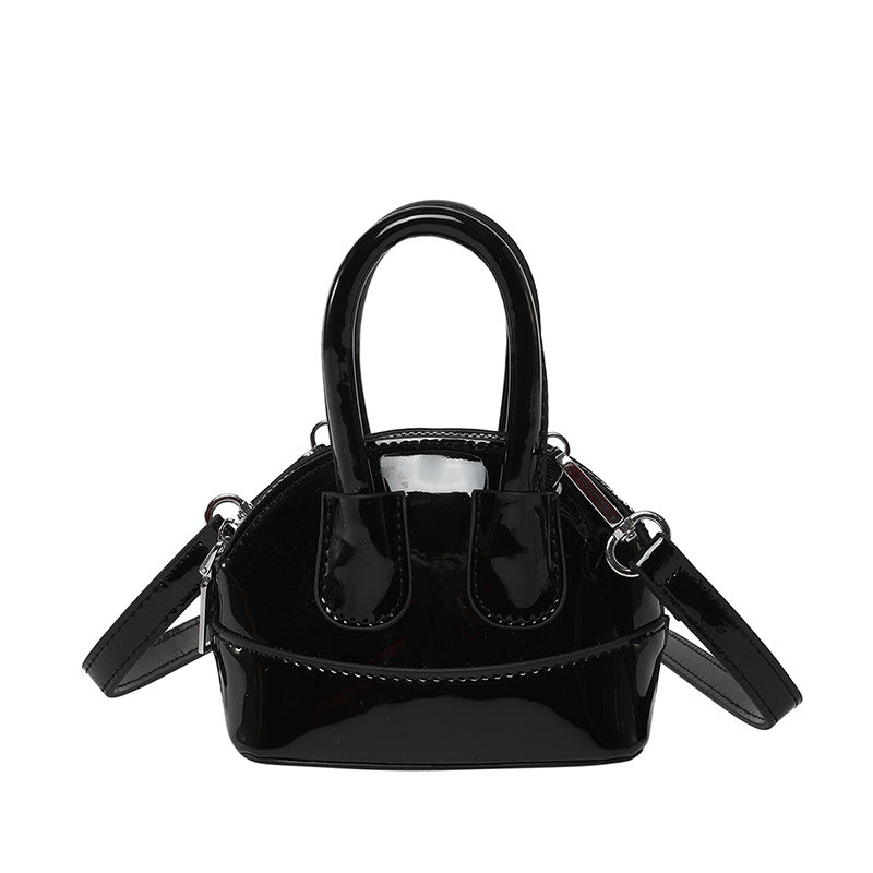 Damen Mini-Handtasche mit eleganter glänzender Oberfläche und abnehmbarem Schultergurt