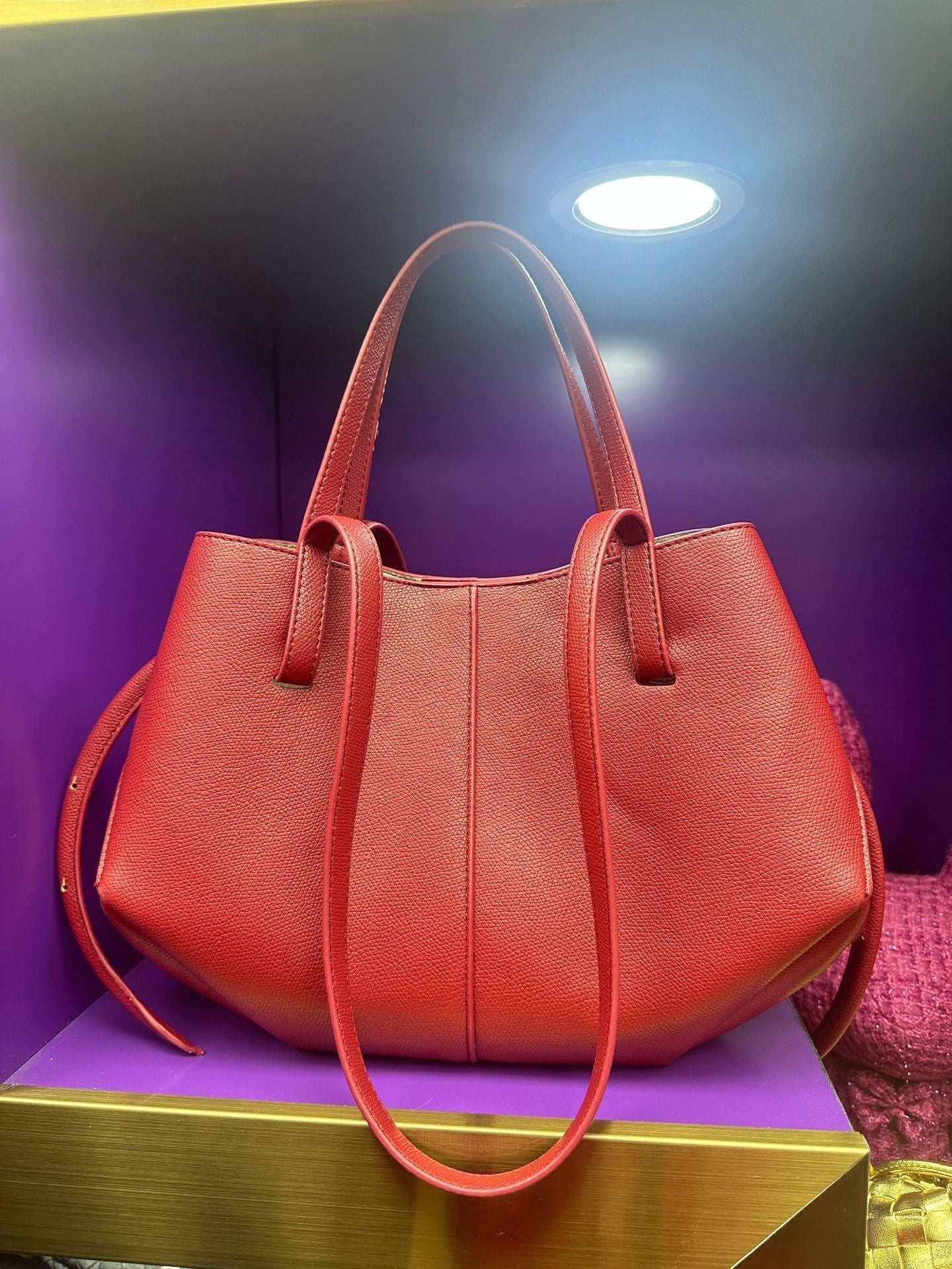Damentasche mit praktischer Innentasche und abnehmbarer Brieftasche