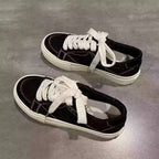 Frauen Sportliche Sneakers mit Weichem Wildleder und Strapazierfähigem Elastischem Verschluss