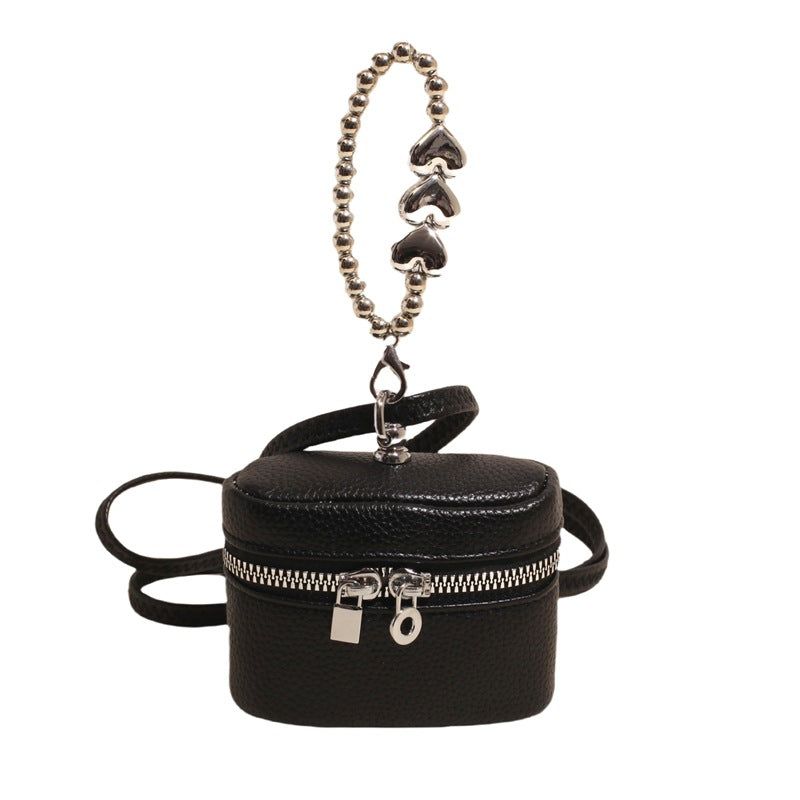 Damen Mini Schultertasche mit dekorativem Herzanhänger