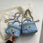 Damen Mini-Tasche im eleganten, gesteppten Design mit goldenen Akzenten