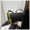 Damen Schultertasche aus hochwertigem synthetischem Leder mit buntem Kordelzug