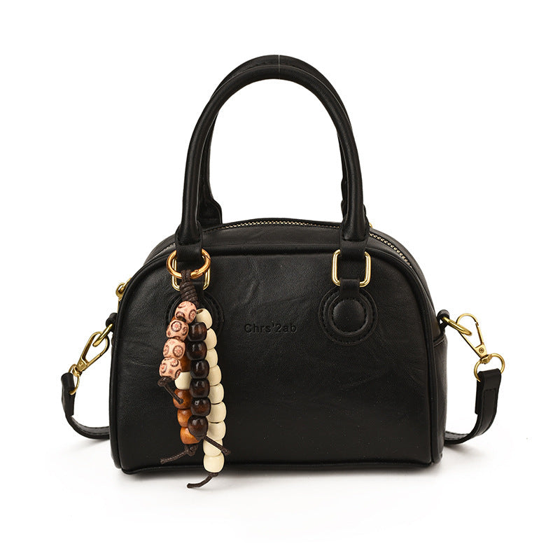 Damen Mini-Handtasche mit verspieltem Anhänger