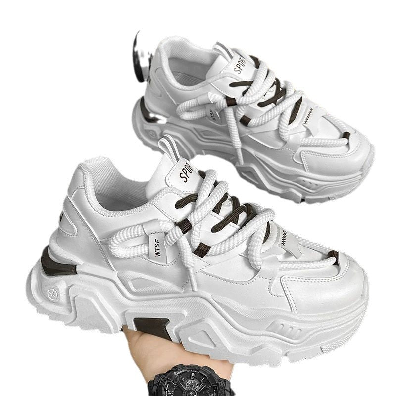 Dicke Sportschuhe für Frauen mit innovativen Details