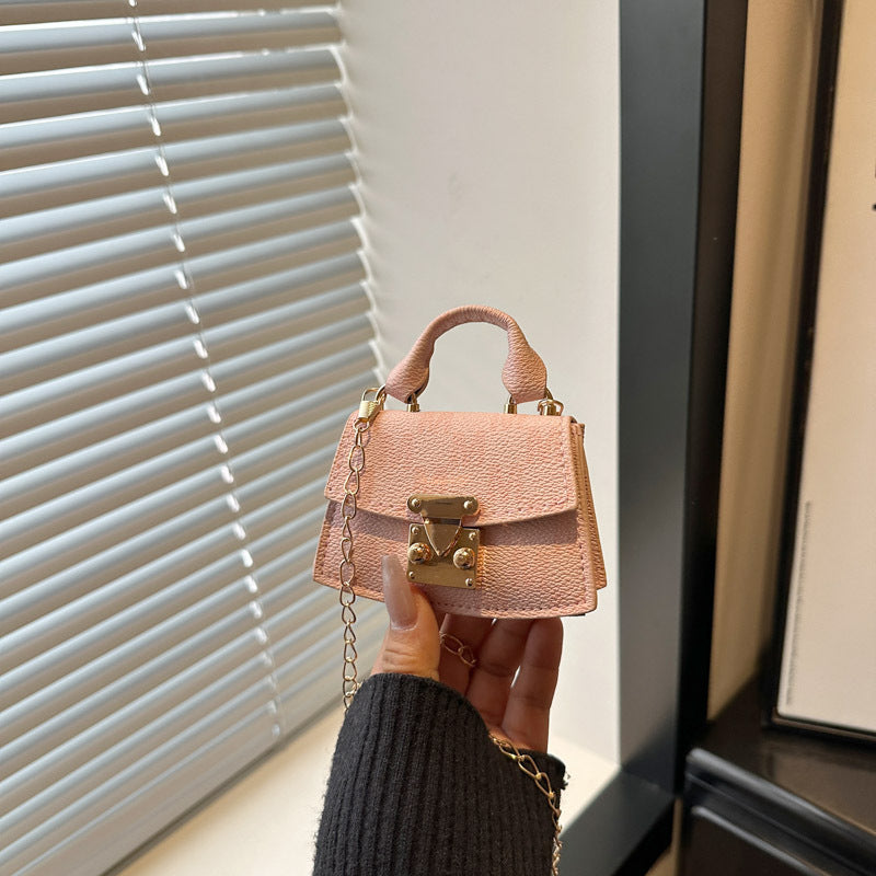 Damen Mini-Handtasche mit dekorativem Kettenriemen