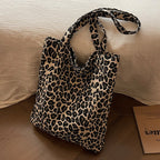 Damentasche aus Jute mit auffälligem Zebra-Muster