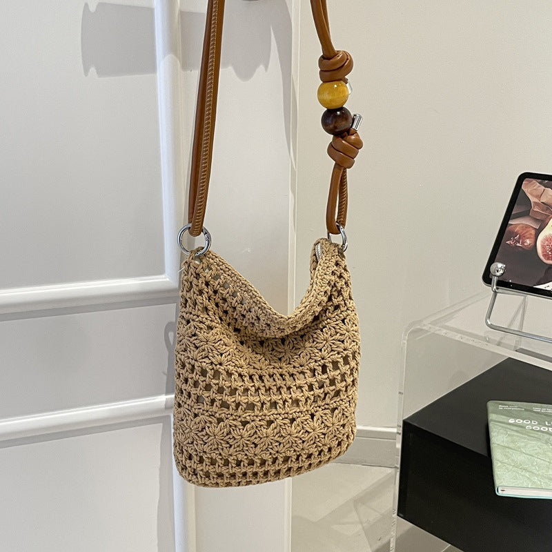 Damen gehäkelte Schultertasche mit dekorativen Details
