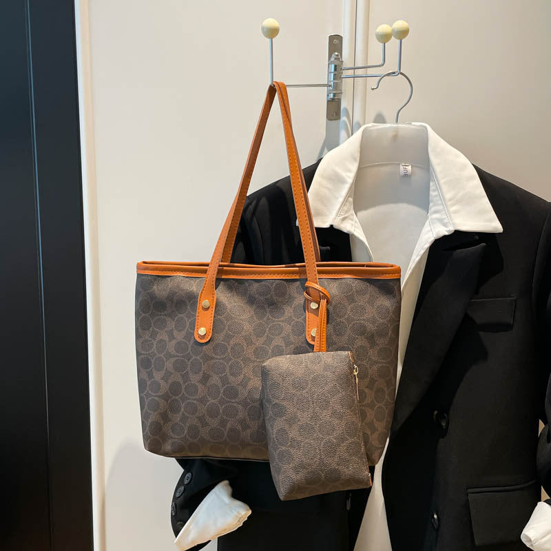 Damentasche mit praktischem Innenfach und elegantem Design