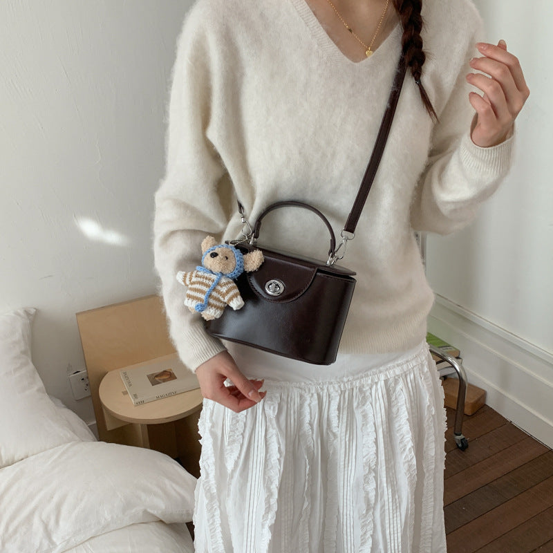 Damen Mini-Handtasche mit süßem Tier-Anhänger