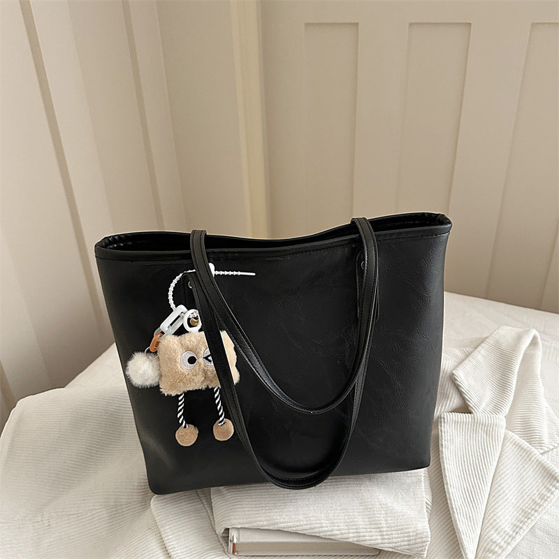 Damen klassische Tote-Tasche mit charmanten Plüschspielzeug-Anhänger