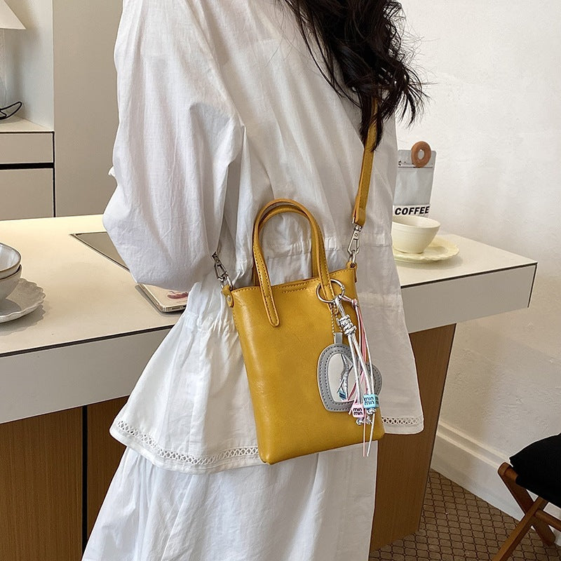 Damen Mini-Handtasche mit elegantem Anhänger