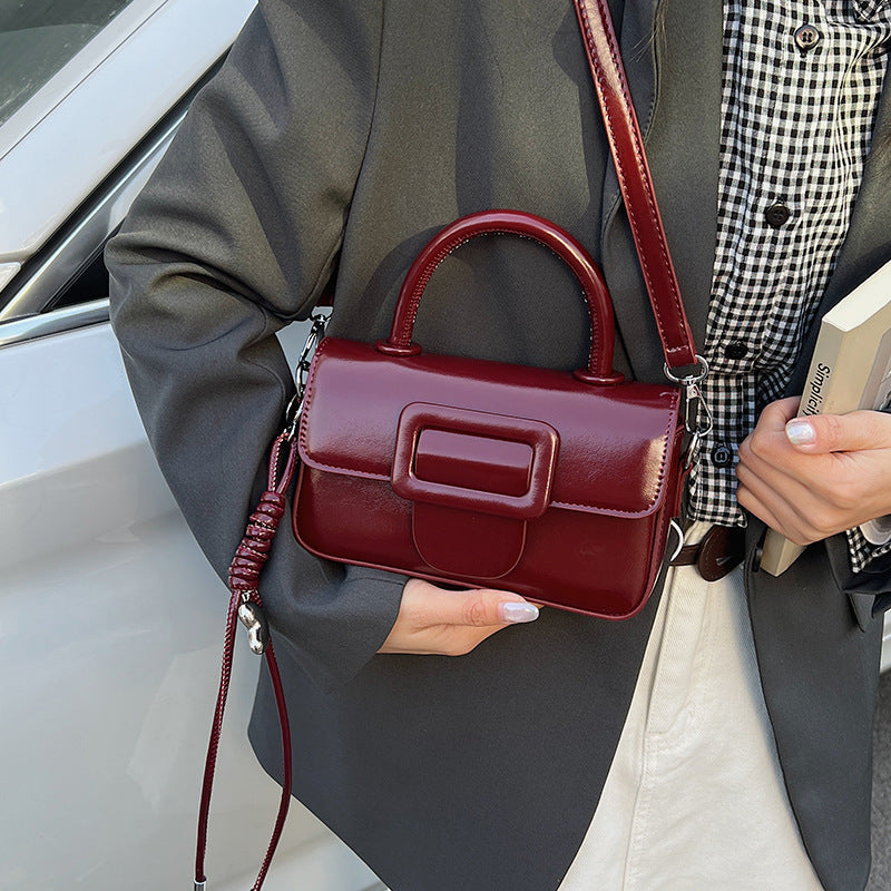 Damen Mini-Handtasche mit abnehmbarem Schultergurt und modernem Design