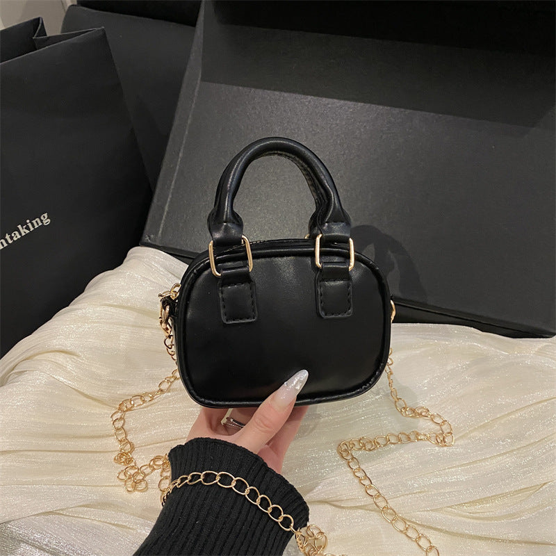 Damen Mini-Handtasche mit abnehmbarem Kettenriemen und elegantem Design