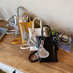 Damen Mini-Handtasche mit elegantem Anhänger