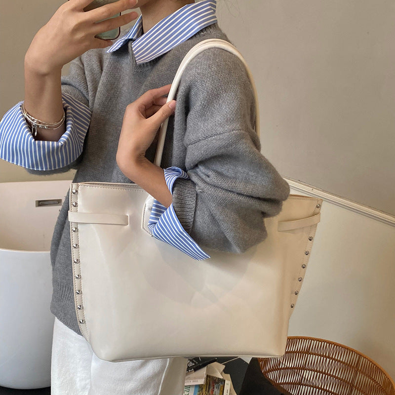 Damen stylische Tote Bag mit modischem Detail