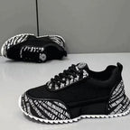 Damen Sport Sneakers mit markanten Buchstaben