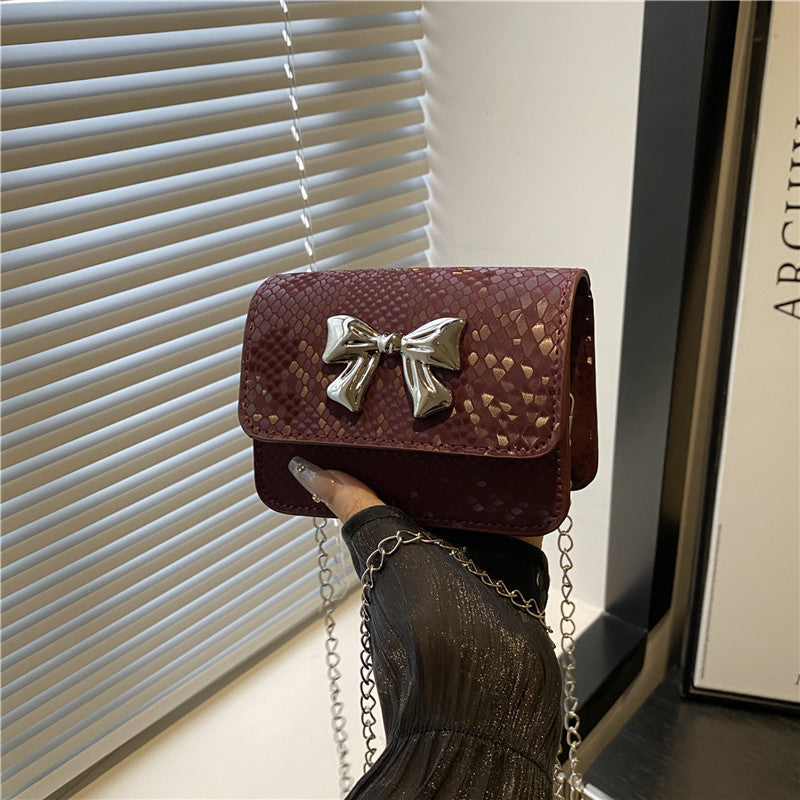 Damen Clutch mit verspielt gestaltetem Bow-Design
