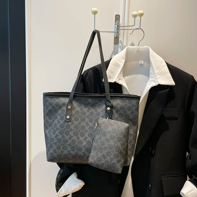 Damentasche mit praktischem Innenfach und elegantem Design